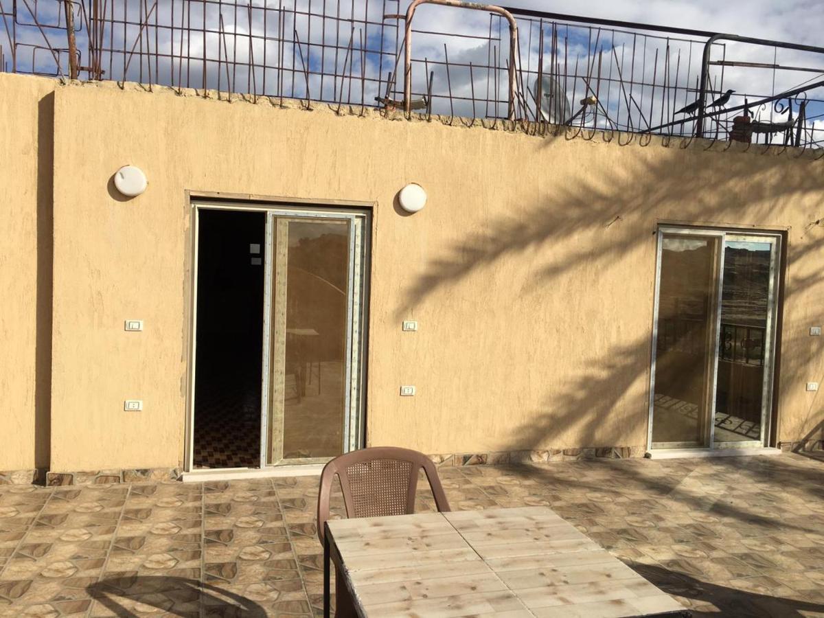 Timo Guest House Кайро Екстериор снимка